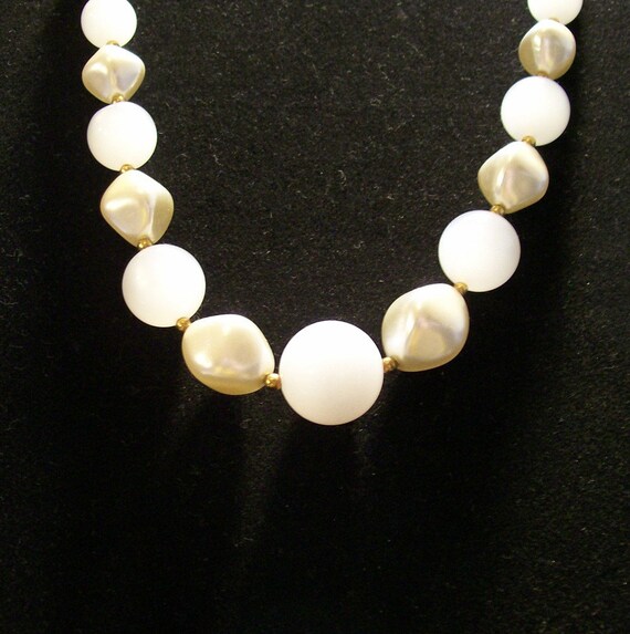 White Pearly Beaded Necklace Single One Strand Plastic Resin