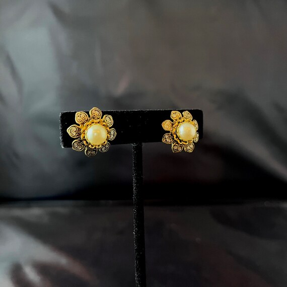 Vintage Clip-On Earrings Flower Shaped Spanish Da… - image 3