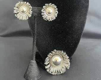 Vintage Silver Tone Daisy Flower Brooch and Clip On Earrings Set, Mid Century Modern Costume Jewelry, Retro Sunburst Statement Set