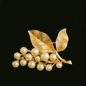 Vintage Trifari - Etsy