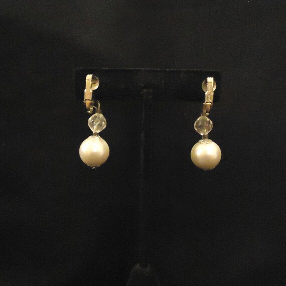 White Clear Clip On Earrings Made in Hong Kong Pe… - image 3