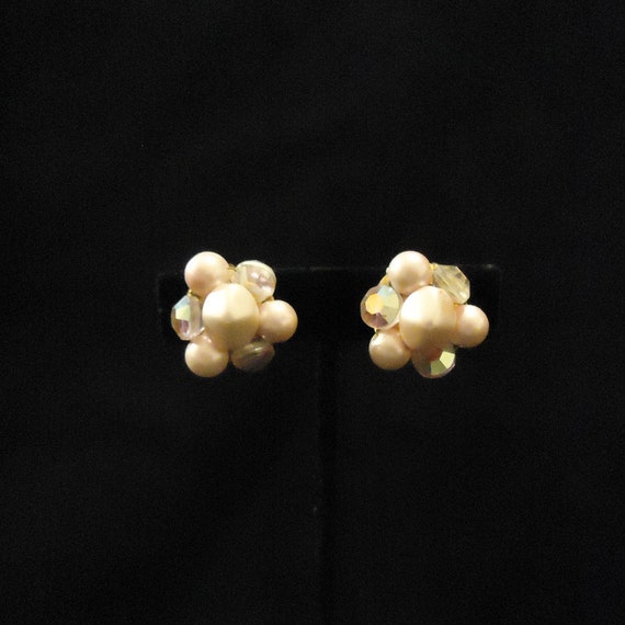 Cream Pearl Cluster Style Clip On Earrings Resin … - image 1