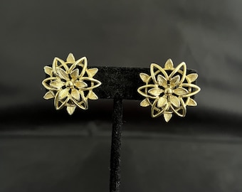 Vintage Sarah Coventry Gold Tone Flower Earrings, 1960s Layered Petal Clip On Earrings, Retro Mid Century Floral Costume Jewelry