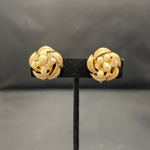 Vintage Clip On Earrings Round Floral Gold Tone Leaves White Freshwater Pearls Clear Rhinestones