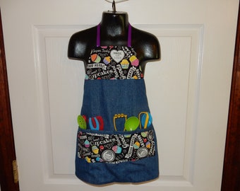 Cooking Apron, Craft Apron, for Children,  Cupcake Design