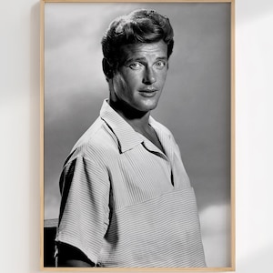 Roger Moore poster • Bond Martini Roger Moore James Bond Print Bond art James Bond 007 Roger Moore photo James Bond Poster Roger Moore Print