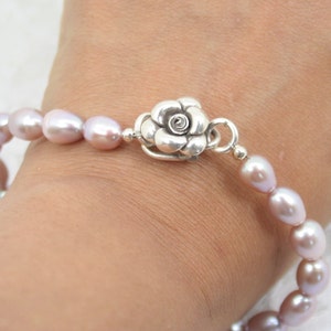 Classic pearl bracelet image 1