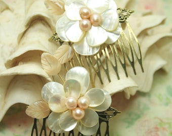 Bloom from the sea hair comb