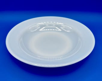 PYREX 715-9 Piatto da tavola bianco in vetro lattimo, design vintage da collezione