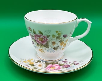 Vintage Duchess Bone China Tea Cup and Saucer Set – Floral, Gold Trim