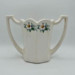 McCoy White Daisy Vase Trophy Planter Double Handle #150 Ceramic Floral Relief Design White Flowers Decorative Pottery USA Home Accent Decor