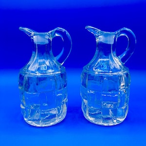 Vinagrera de aceite y vinagre con diseño de cuadrados pequeños y base resistente