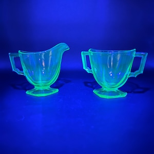 Uran Sahne und Zucker Set grün schwarz licht leuchten gespenstisch Halloween witchy