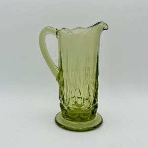 Groene glazen kan: Fenton-stijl, retro keukendecor