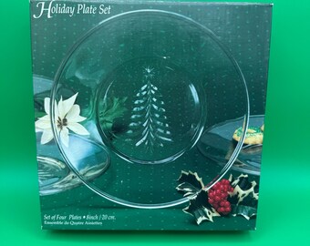 Platos navideños de vidrio Indiana Glass, juego de 4 platos festivos para servir en caja