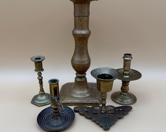 Collezione di portacandele in metallo, stili misti, eleganti complementi d'arredo per la casa, centrotavola. Venduti separatamente. Pezzi classici da esposizione.