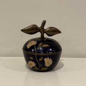Vintage Brass Apple- Vintage Jar- Brass Apple- Apple Dish- Vintage Fruit- Brass Decor- Stash Box- Free Shipping