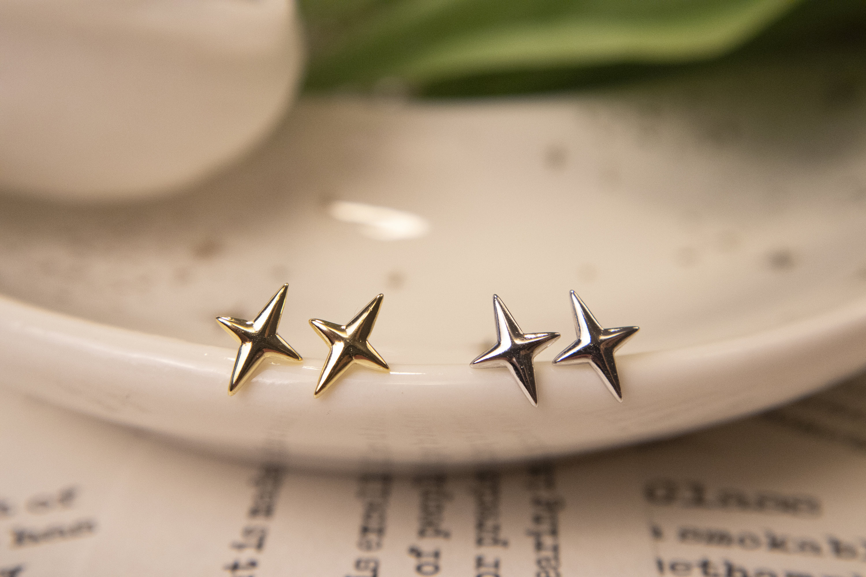 Pendientes de estrella de oro o plata · Pendientes de estrella pequeños · Pendientes minimalistas de plata · Pendientes de oro de 18 quilates para uso diario · Regalo para ella