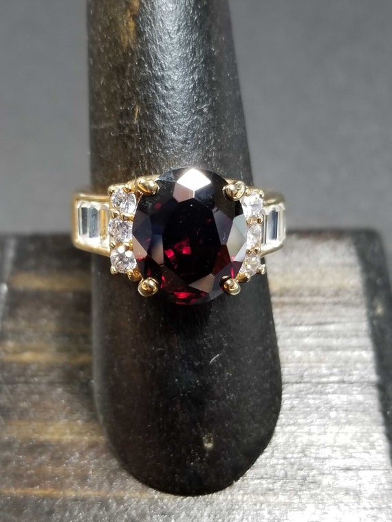 Size 6 Ring Vintage Golden with Red and Clear Fac… - image 8