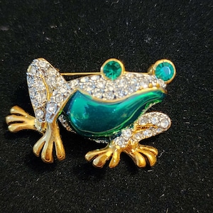 Vintage Green Frog Brooch, Gold 1.6 Inch Lapel Pin, Green Rhinestone Eyes