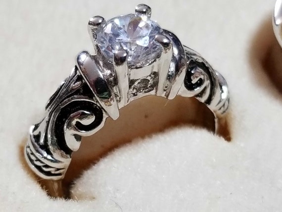 Size 6 Ring Vintage Silver Tone with Clear Facete… - image 3