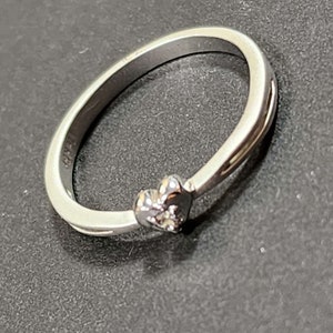 SALE - Vintage Minimalist Size 7 Matte Silver Heart Ring Brass