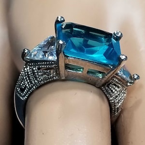 Size 6 Blue Topaz CZ Solitaire Sterling Silver Ring, Vintage Womens Birthday Gift December Birthstone Statement Ring