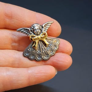 Vintage handgemachte Engel Brosche Silber mit Gold Schleife
