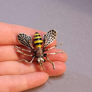 Small Gold Bee Pin Brooch, Lapel Pin, Collectible Enamel Insect Brooch