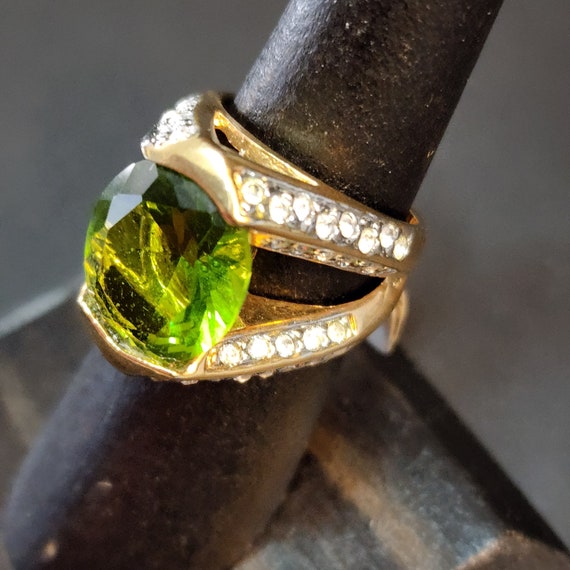 Size 6 Vintage Gold Peridot Ring, Women's Green R… - image 8