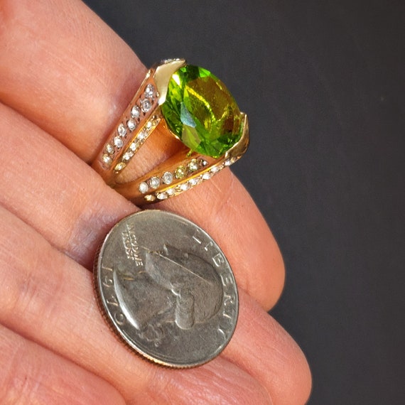 Size 6 Vintage Gold Peridot Ring, Women's Green R… - image 7