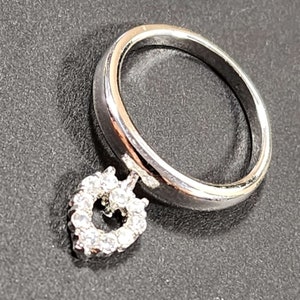 Anillo vintage con dije de corazón para niña, talla 5, plata (latón rodiado)