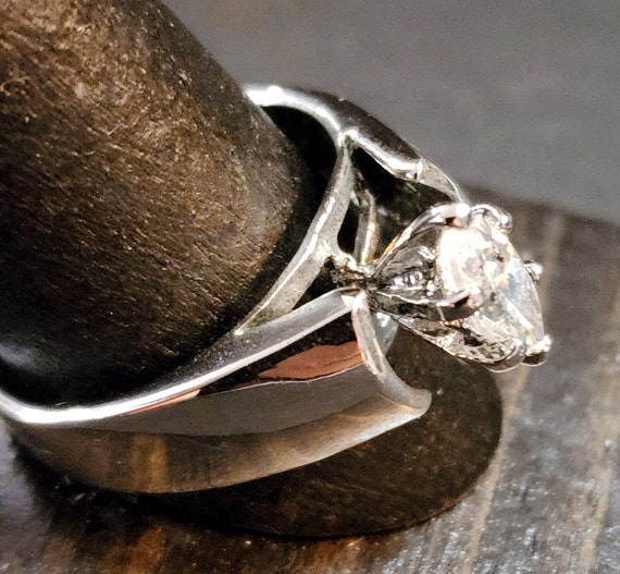Women's size 11 engagement rings discount