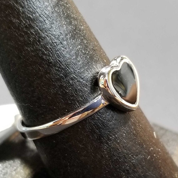 Gift for Her Enamel Heart Ring Mothers Day Present 1970s Boho Jewellery Hand Crafted Jewellery Vintage Copper Tone Ring