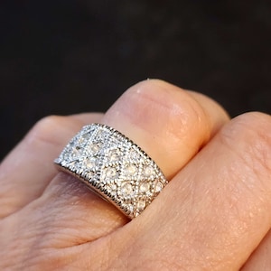 Size 6 Vintage Silver Ring Modern 10mm wide band with Clear Faceted Faux Diamond CZ