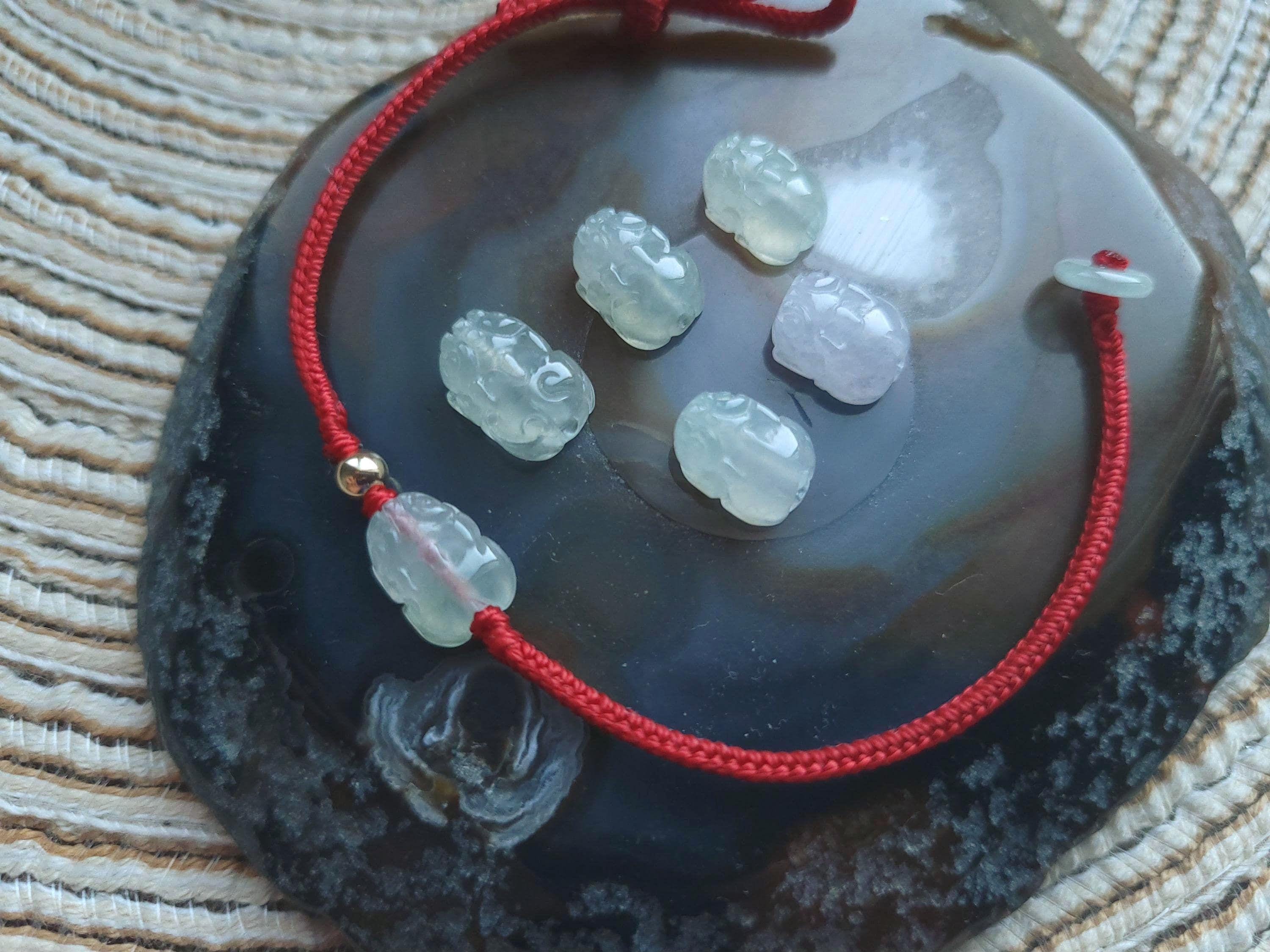 【氷花の財運】フェザー水晶貔貅と花咲くインクルージョンのブレスレット 氷花の財運】フェザー水晶貔貅と花咲くインクルージョンのブレスレット