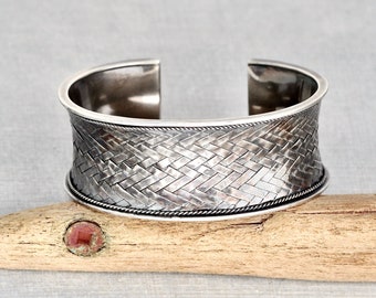 Vintage Sterling Silver Cuff - basketweave intricate woven herringbone pattern bracelet -  Women's Size S Sm Small