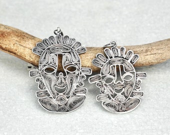 1 Vintage African Mask Pendant - 925 sterling silver filigree - handmade in Benin City Nigeria - unworn old stock