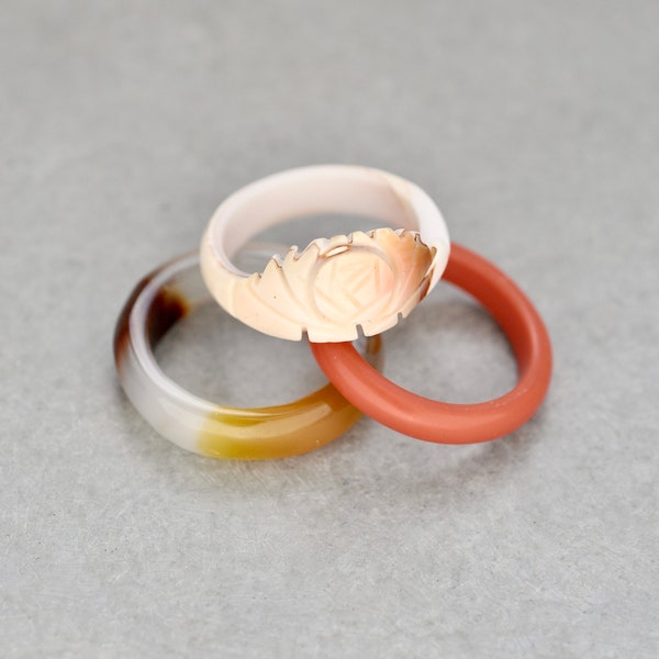 3 Vintage Stacking Rings - carved shell flower, agate gemstone and coral resin band ring lot - blush pink coral brown gold - Size 5.5 to 6