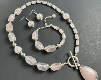 Rose quartz necklace statement, rose quartz pendant necklace, toggle necklace, handcrafted gemstone jewelry set, unique gift for her