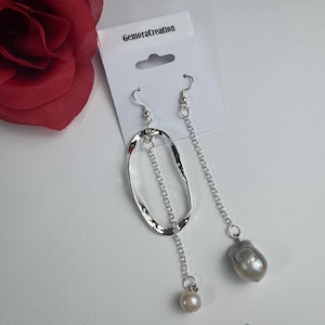 Asymmetrical Pearl Drop Earrings, Modern Silver Plated Chain Earrings, Baroque & Round Pearl Statement Dangle, Handcrafted Gift for Her.