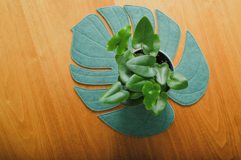 Monstera Leaf reversible table mat placemat centerpiece in image 9