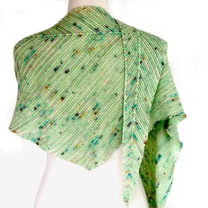 Kallara Shawl PDF Knitting Pattern Download English, French, Dutch and Czech Translations Included
