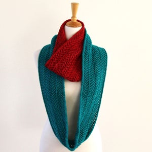 Zaggy Cowl and Cuff PDF Knitting Pattern Download image 9