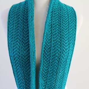 Zaggy Cowl and Cuff PDF Knitting Pattern Download image 3