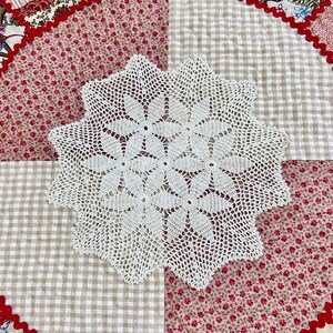 Quilted Table Topper Pattern Dresden Plate Table Topper PDF Instant Download Quilt Pattern image 6