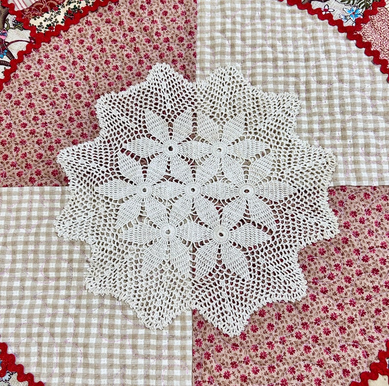 Quilted Table Topper Pattern Dresden Plate Table Topper PDF Instant Download Quilt Pattern image 6