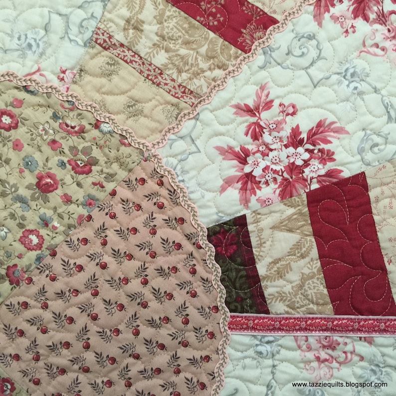 Quilted Table Topper Pattern - Dresden Plate Table Topper - PDF Instant Download Quilt Pattern image 10