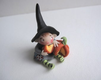 Figurine de petite sorcière