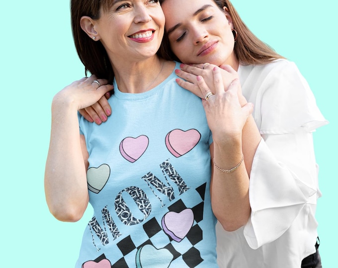 PAPAColorful Heart Mom Tee, Perfect Gift for Mother's Day, Casual Wear, Trendy Unisex T-Shirt, Heart Graphic Design